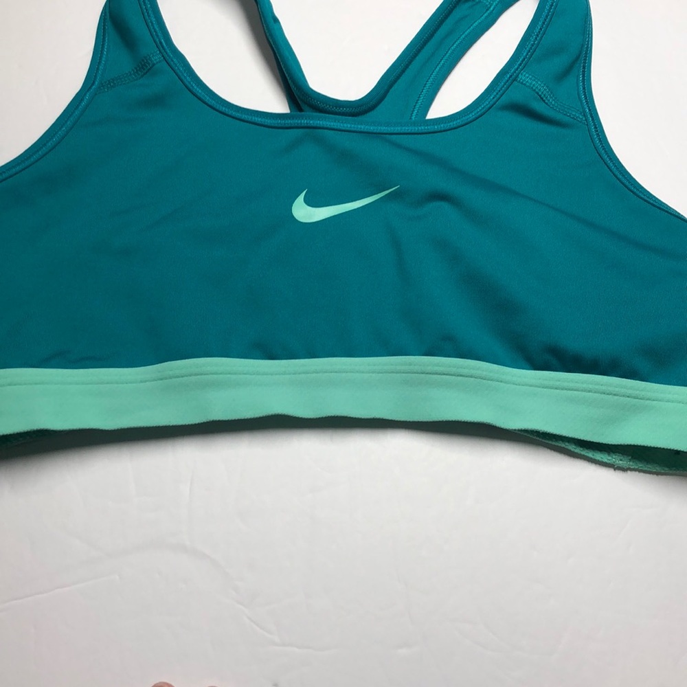 Nike Dri-Fit green sports bra size medium - Picture 3 of 6